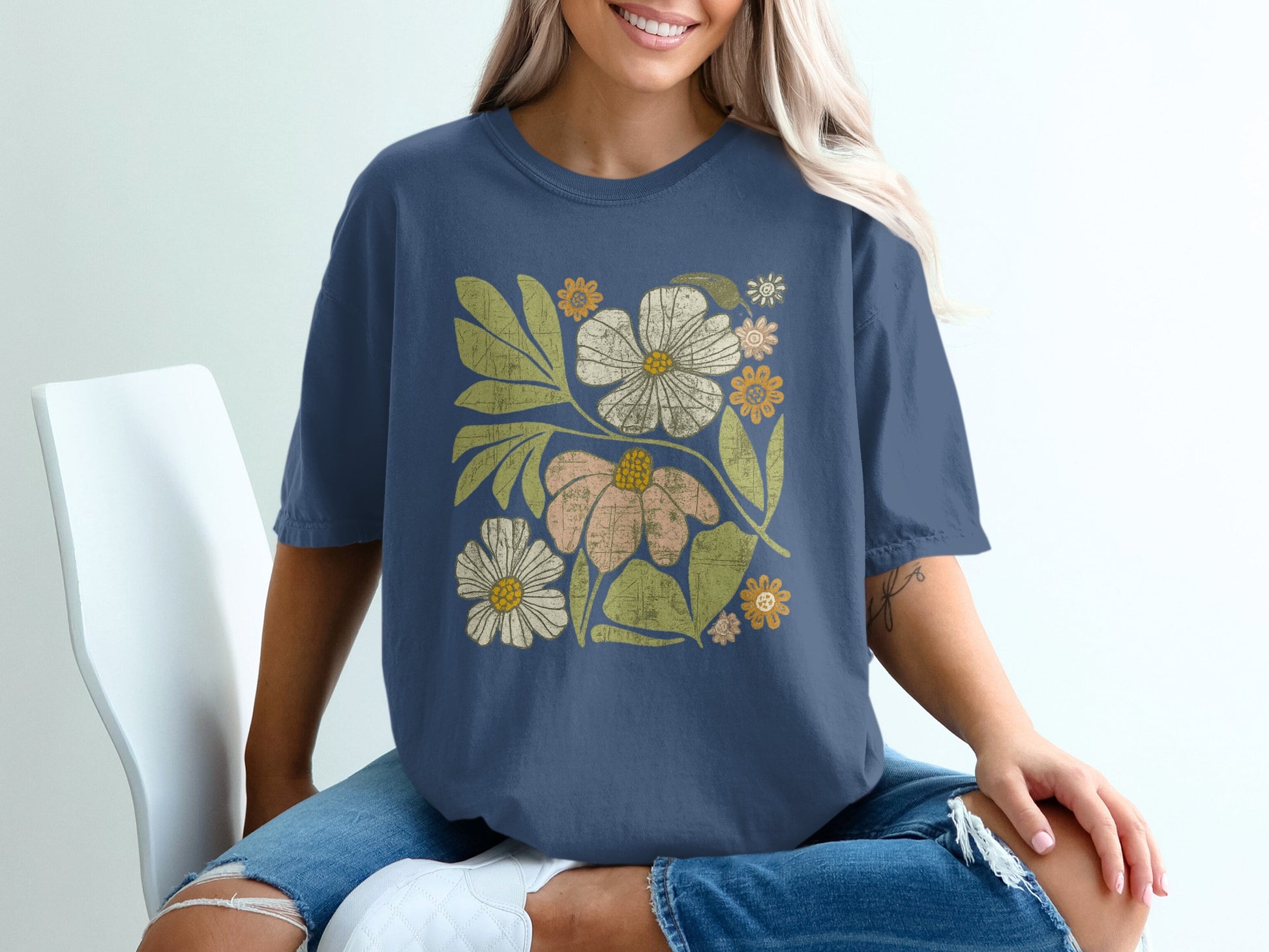Floral Graphic Design Blue Women's T-shirt product