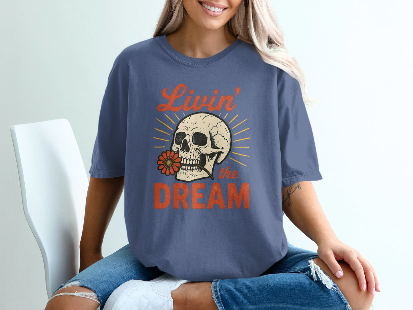 Livin' the Dream Skull Graphic Casual Tee product type